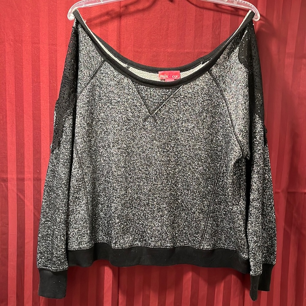 Mix & Co. Dark Gray Marled Sweater with Black Lace Shoulder Accent in Size 2X